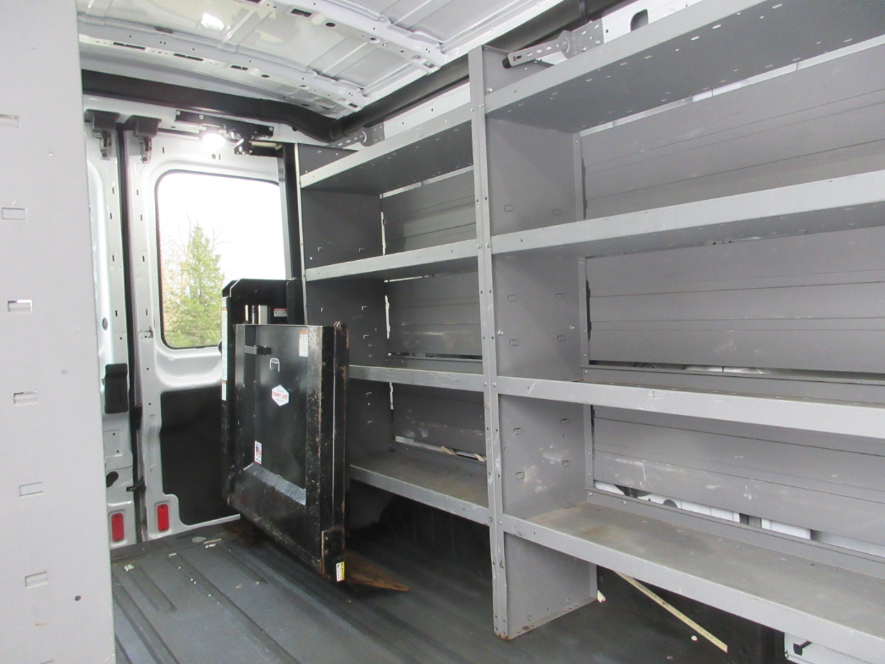 Ford Transit 250 Van Med. Roof w/Sliding Pass. 148-in. WB 2019