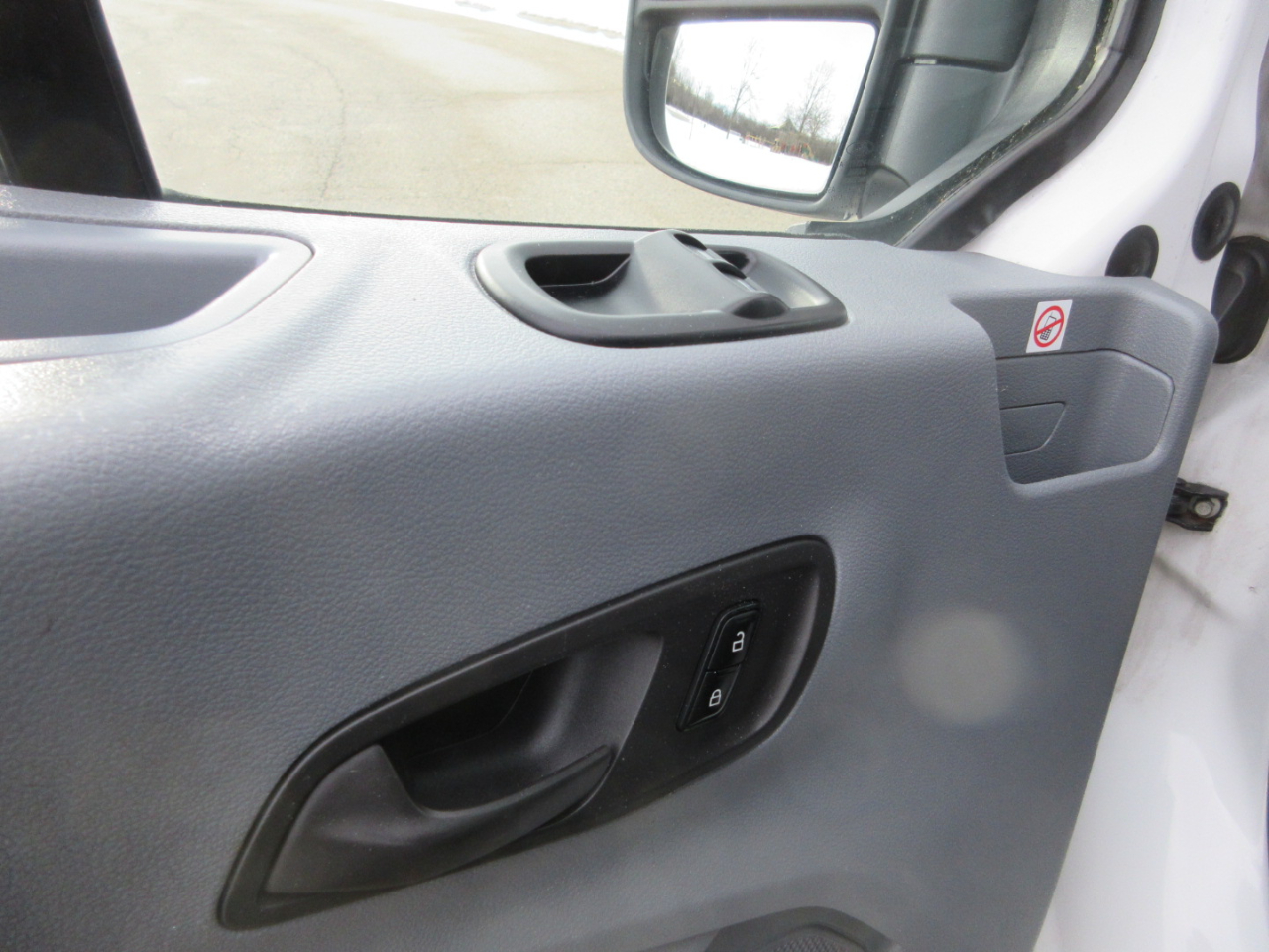 Ford Transit 250 Van Med. Roof w/Sliding Pass. 148-in. WB 2019