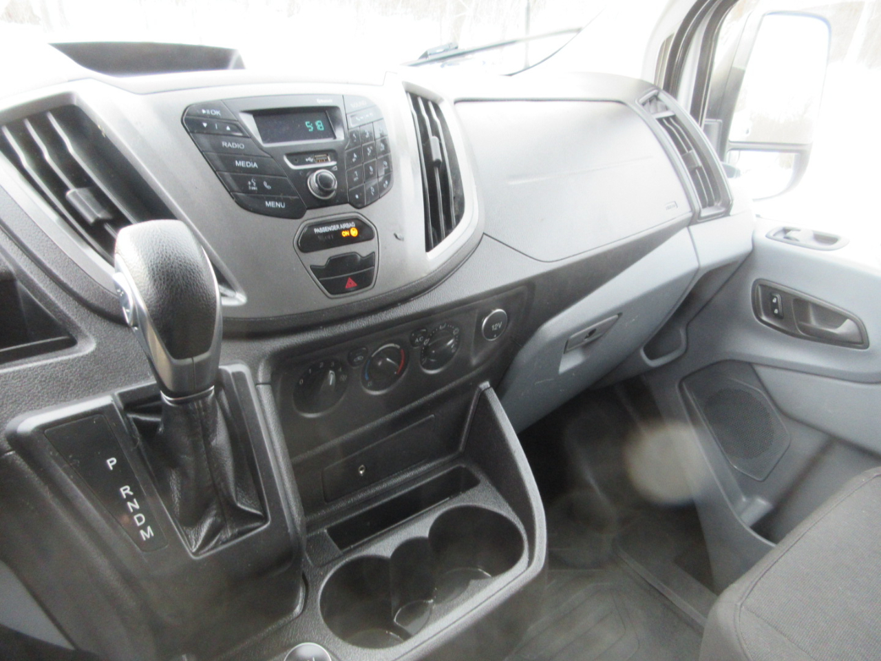 Ford Transit 250 Van Med. Roof w/Sliding Pass. 148-in. WB 2019