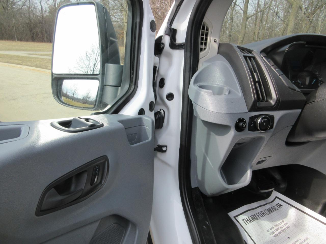 Ford Transit 250 Van Low Roof w/Sliding Pass. 130-in. WB 2017