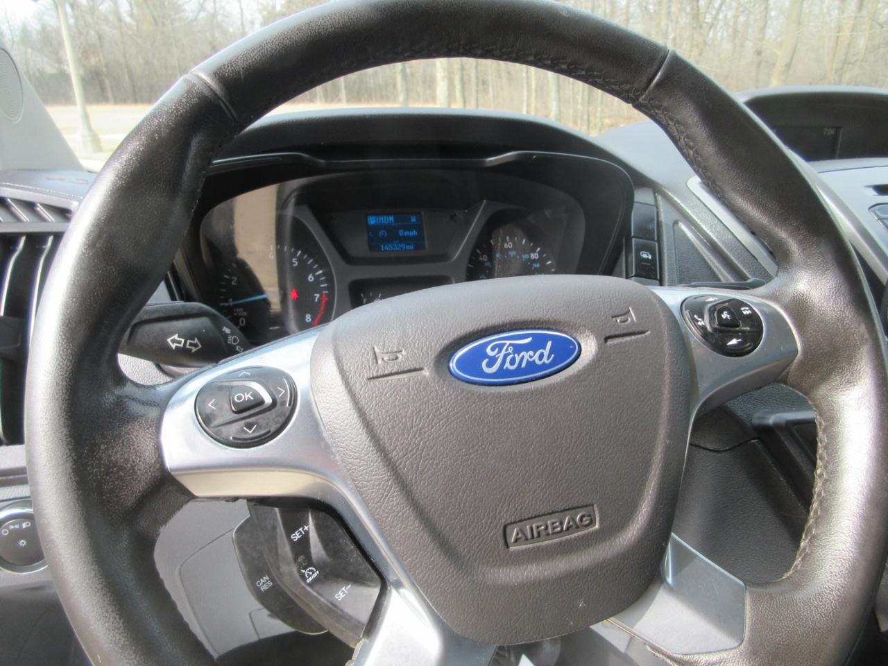 Ford Transit 250 Van Low Roof w/Sliding Pass. 130-in. WB 2017