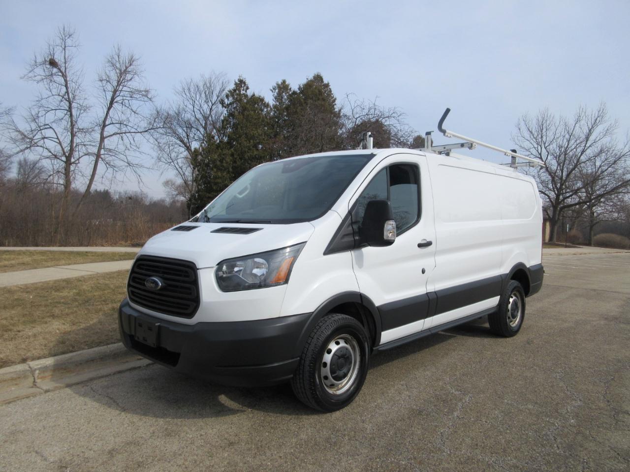 Ford Transit 250 Van Low Roof w/Sliding Pass. 130-in. WB 2017