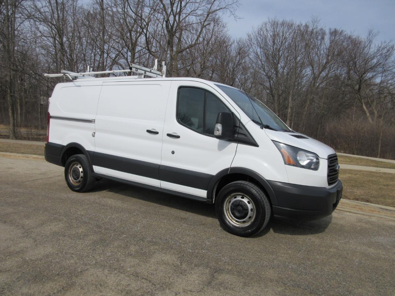 Ford Transit 250 Van Low Roof w/Sliding Pass. 130-in. WB 2017