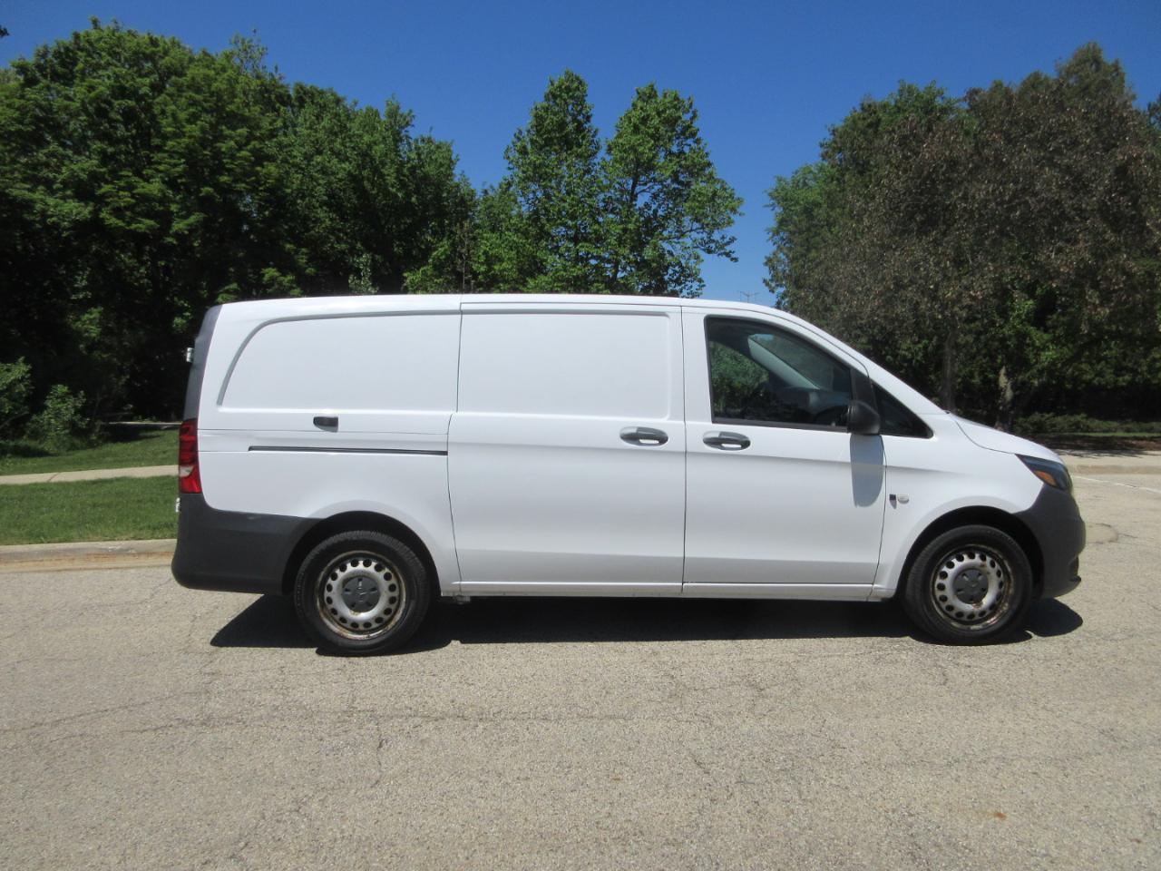Mercedes-Benz Metris Standard Roof 126" Wheelbase 2019