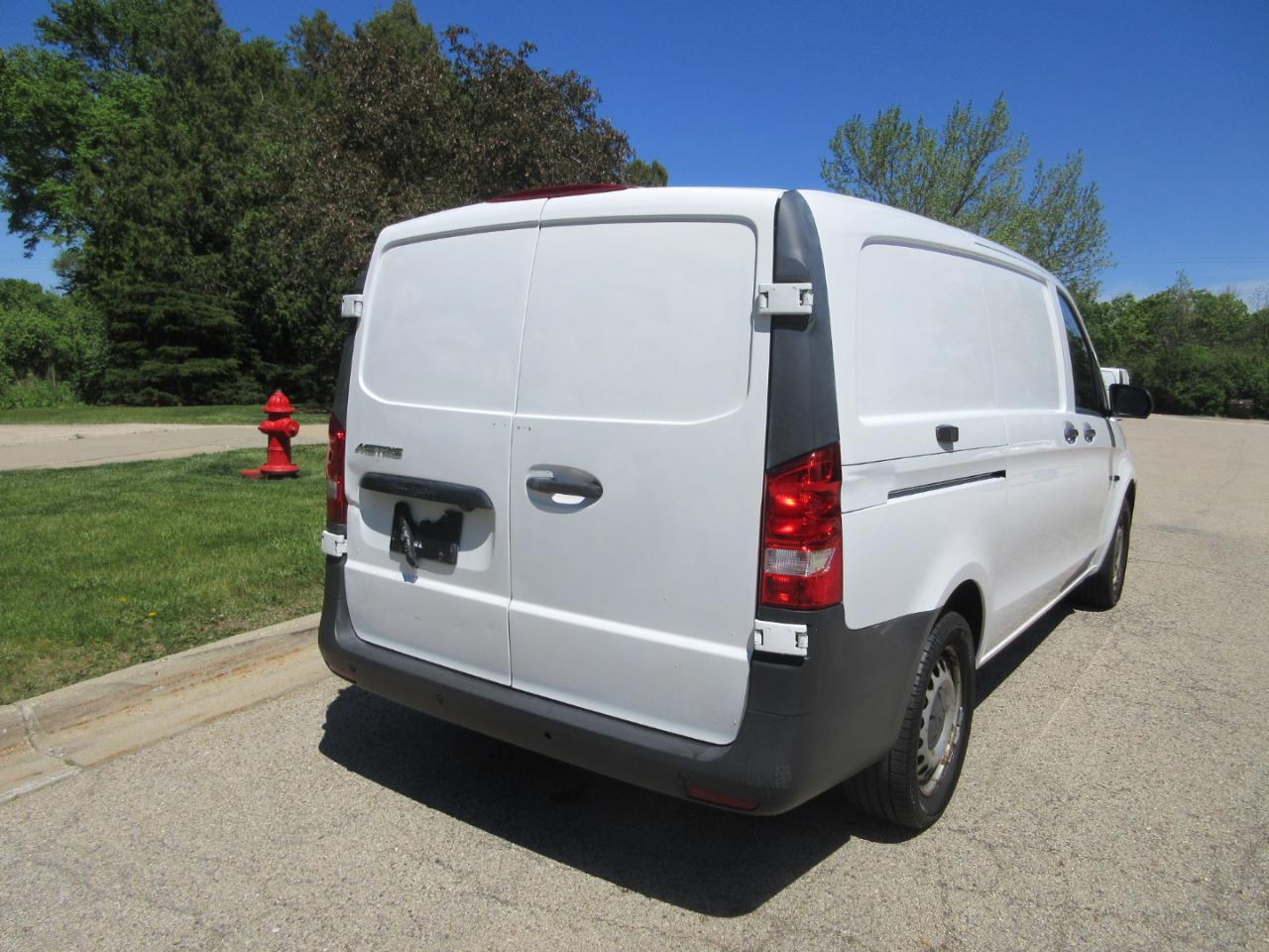 Mercedes-Benz Metris Standard Roof 126" Wheelbase 2019