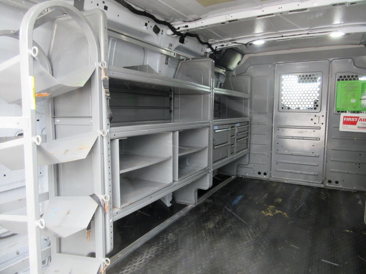 Ford Transit 150 Van Low Roof 60/40 Pass. 130-in. WB 2019