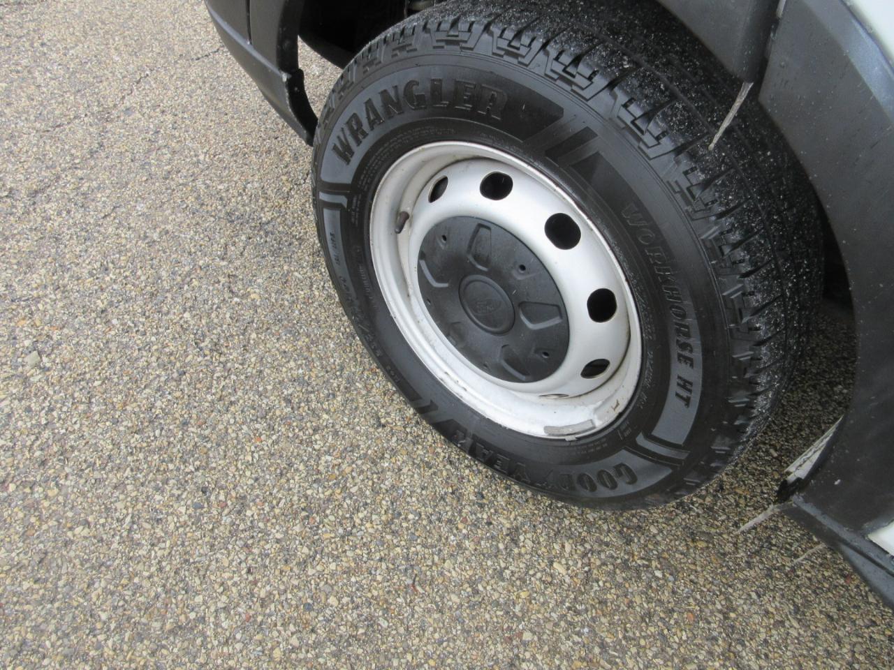 Ford Transit 150 Van Low Roof 60/40 Pass. 130-in. WB 2019