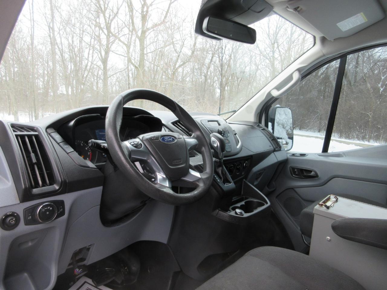 Ford Transit 150 Van Low Roof 60/40 Pass. 130-in. WB 2019