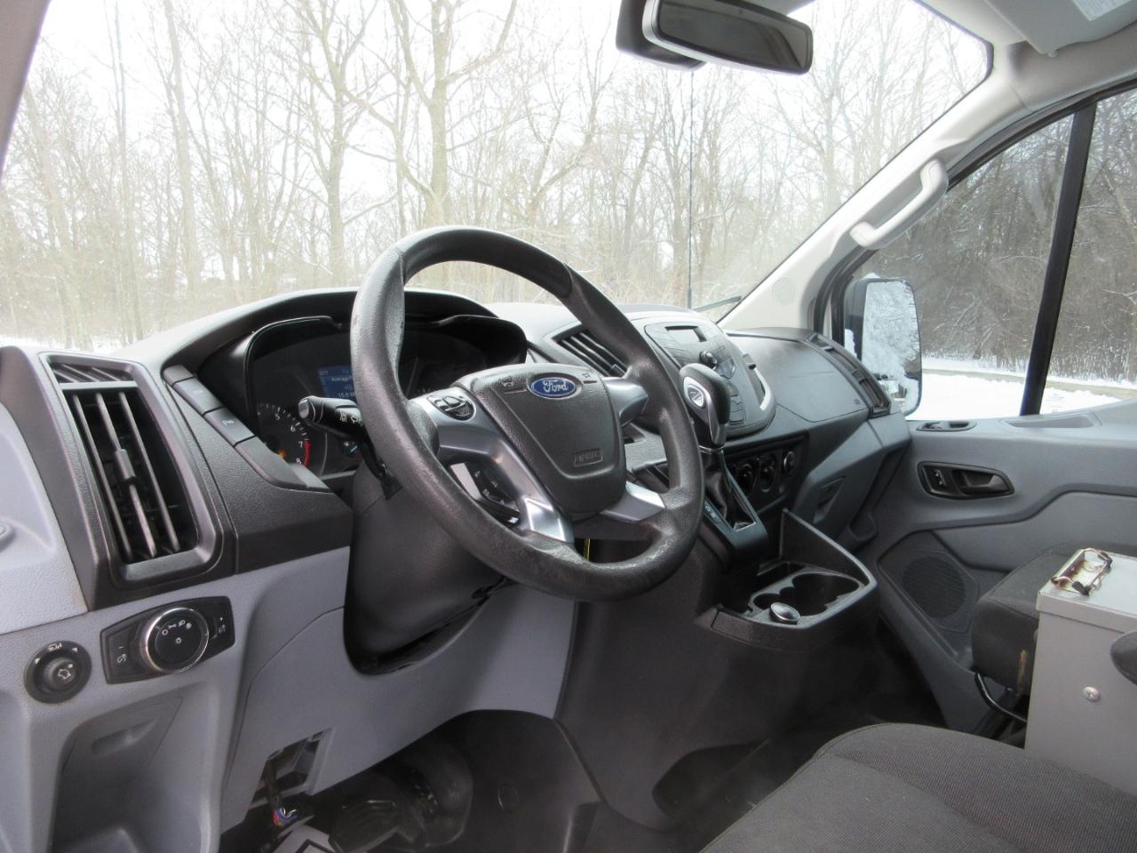 Ford Transit 150 Van Low Roof 60/40 Pass. 130-in. WB 2019