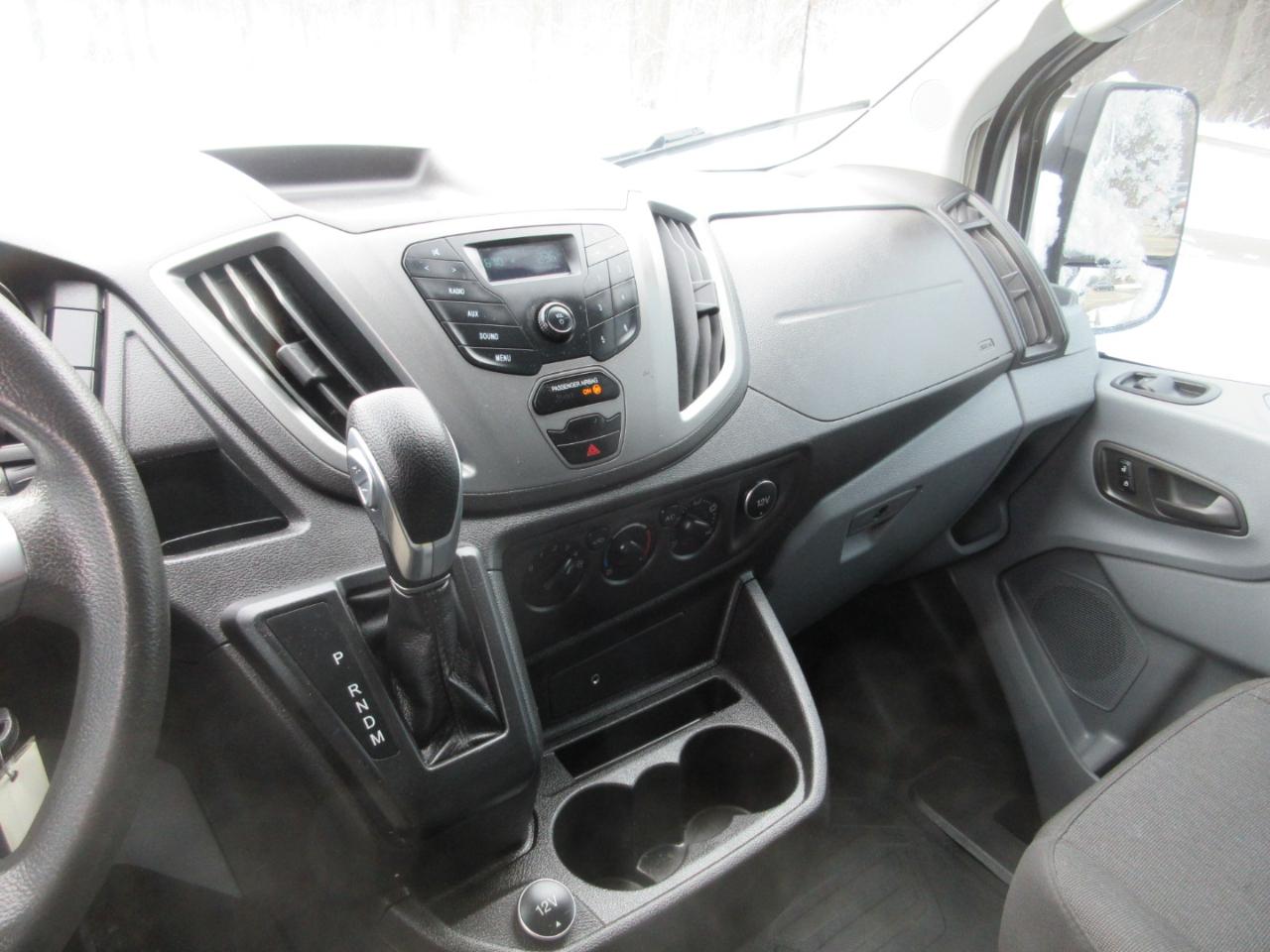 Ford Transit 150 Van Low Roof 60/40 Pass. 130-in. WB 2019