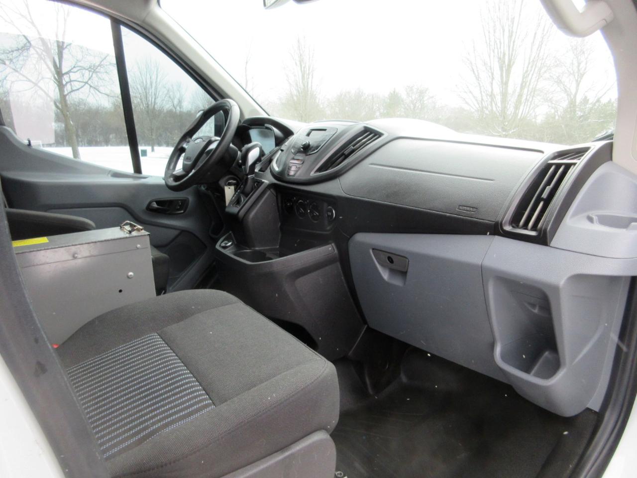 Ford Transit 150 Van Low Roof 60/40 Pass. 130-in. WB 2019