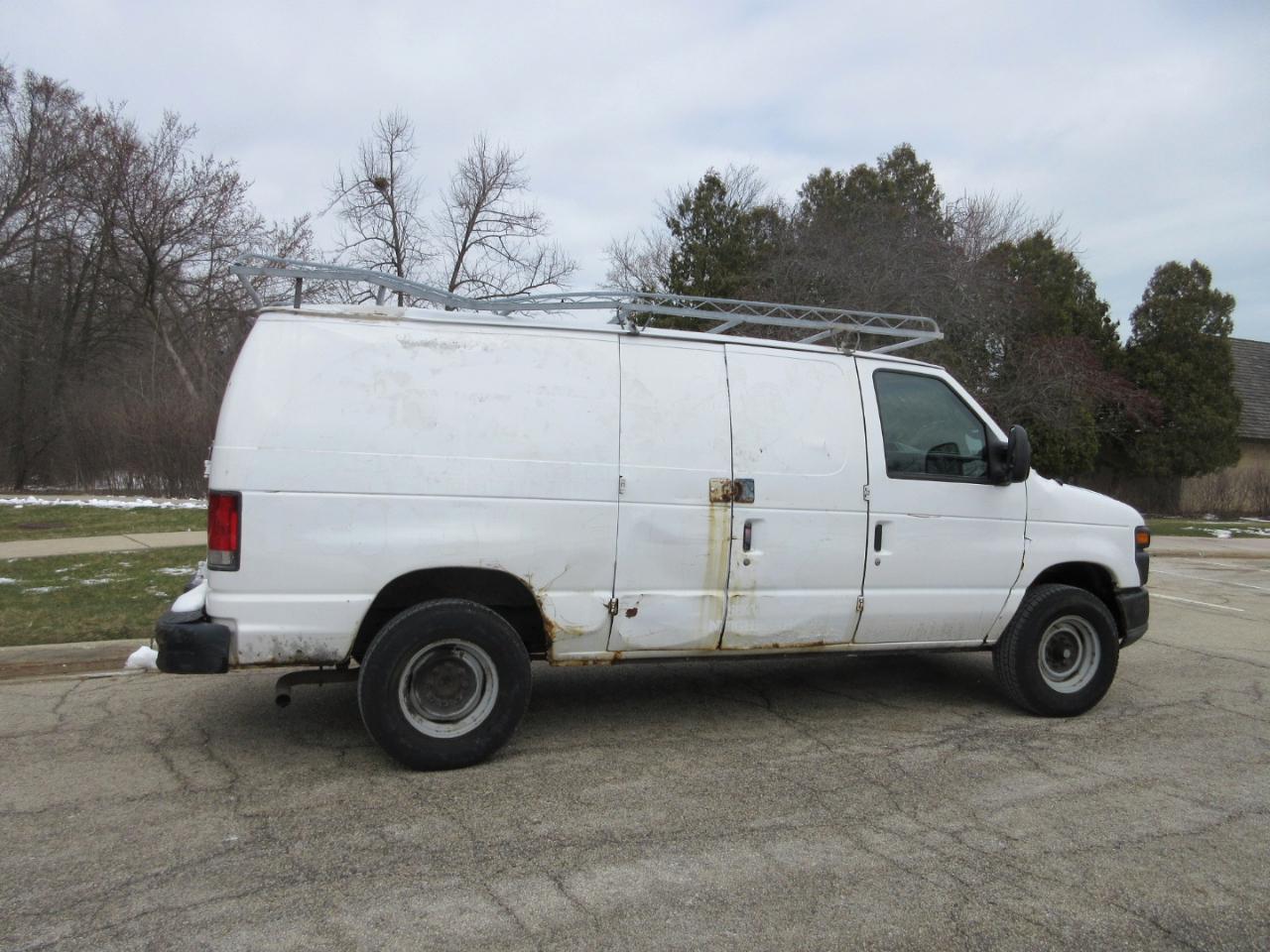 Ford Econoline E-250 2011