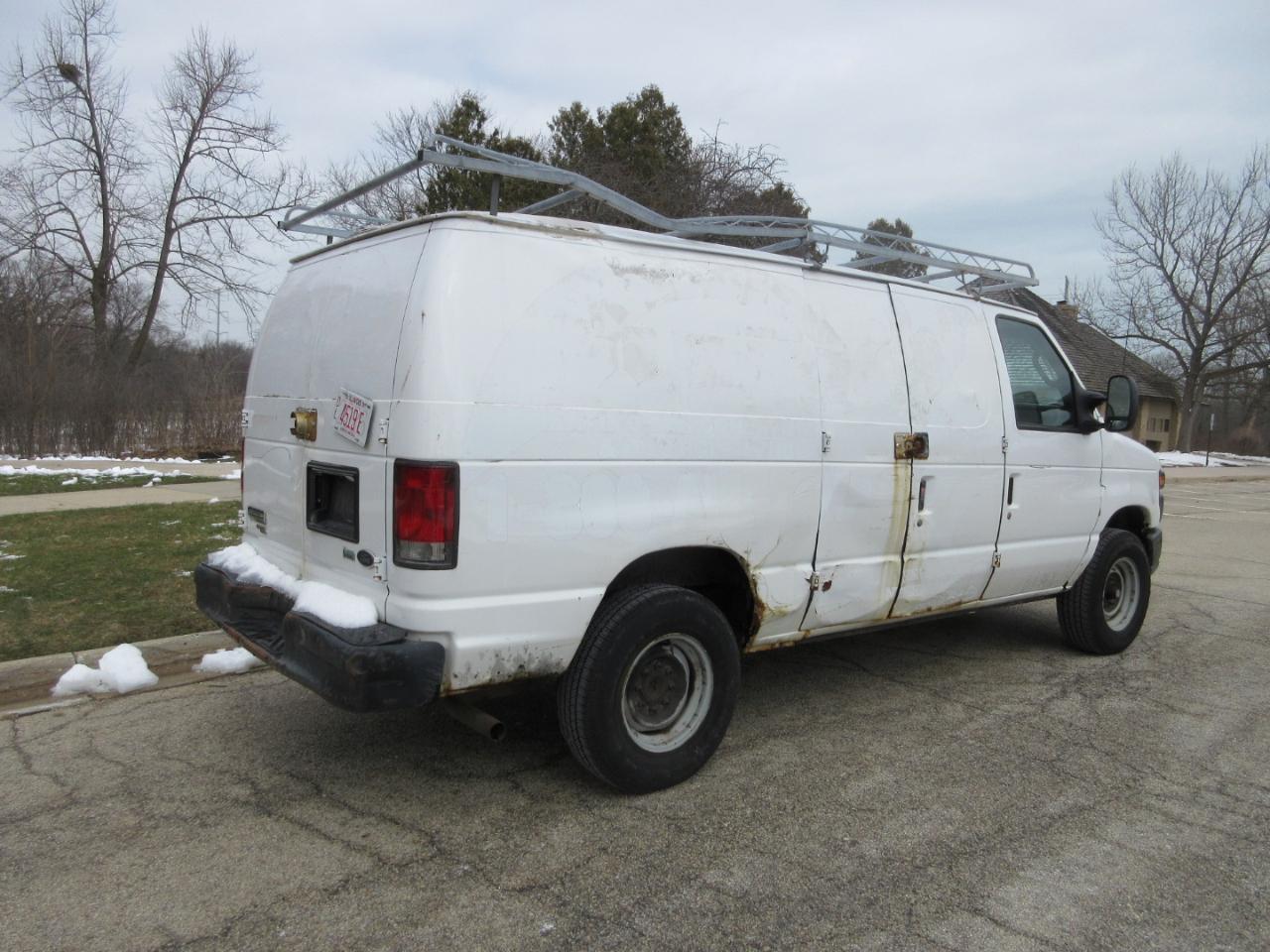 Ford Econoline E-250 2011