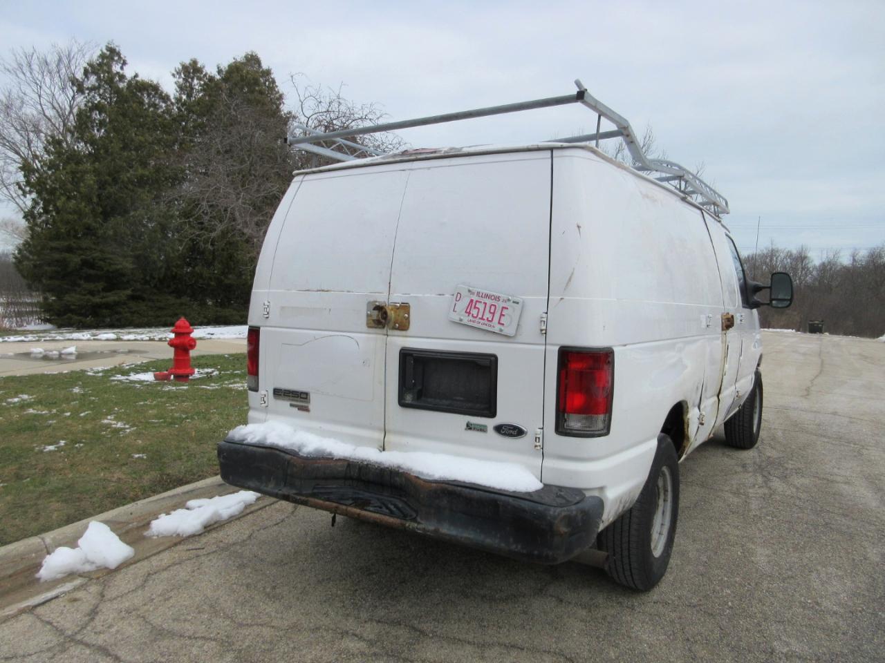 Ford Econoline E-250 2011