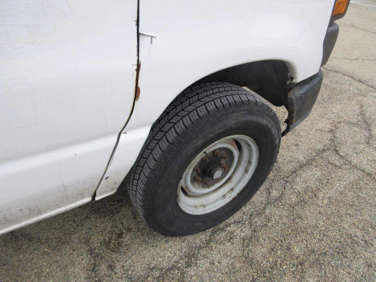 Ford Econoline E-250 2011