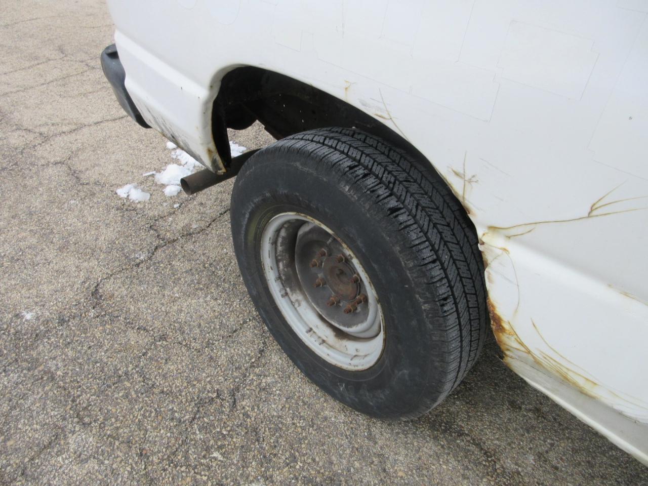 Ford Econoline E-250 2011