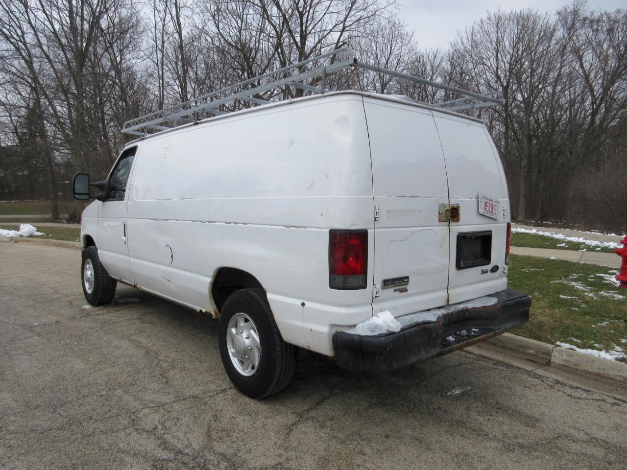 Ford Econoline E-250 2011