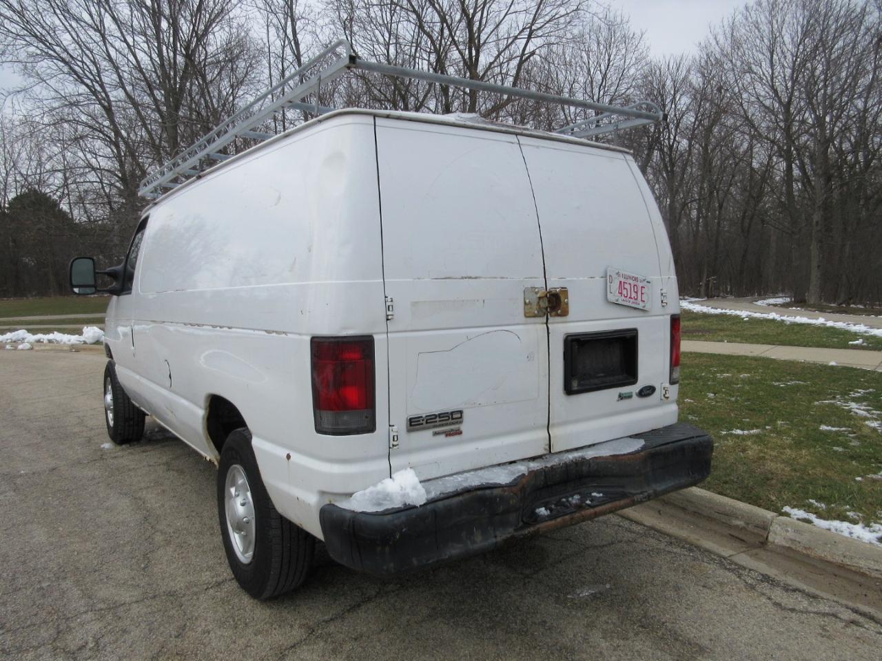Ford Econoline E-250 2011