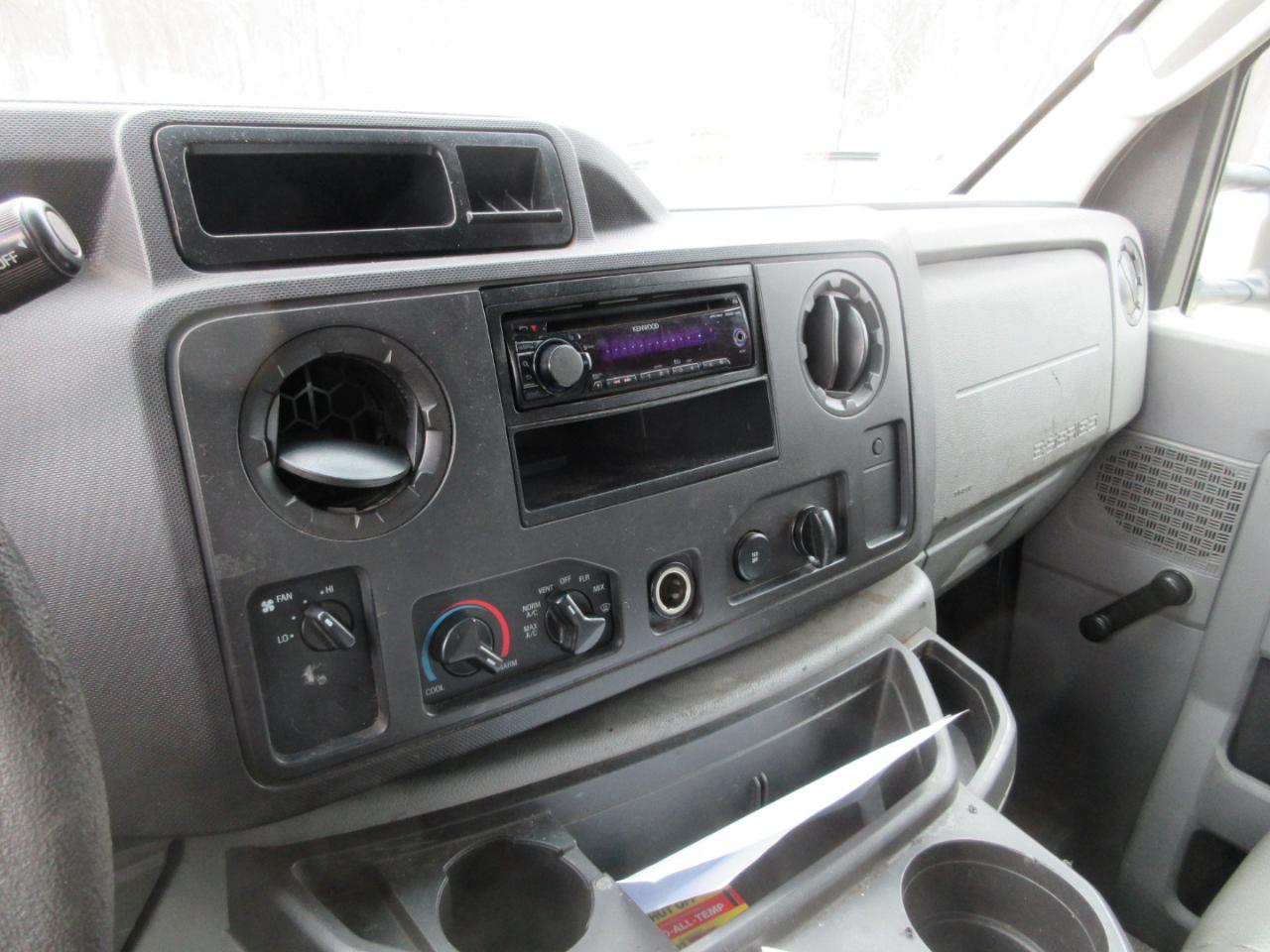 Ford Econoline E-250 2011