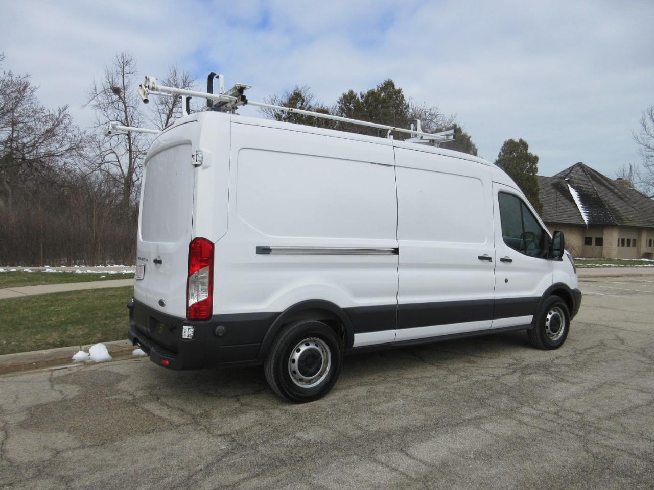 Ford Transit 150 Van Med. Roof w/Sliding Pass. 148-in. WB 2015