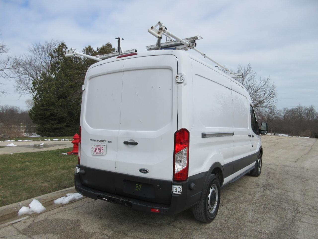 Ford Transit 150 Van Med. Roof w/Sliding Pass. 148-in. WB 2015