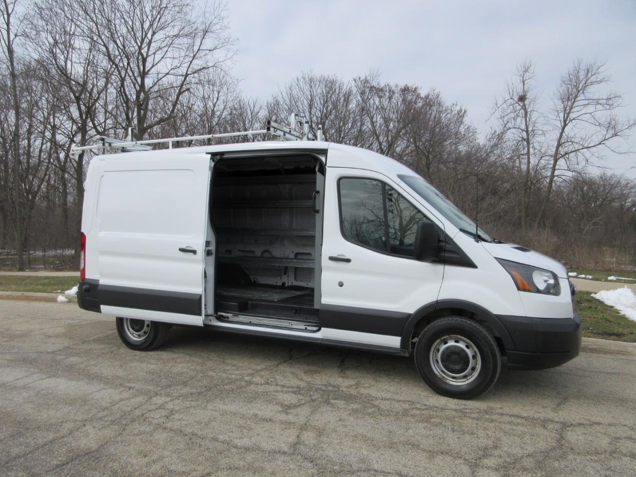 Ford Transit 150 Van Med. Roof w/Sliding Pass. 148-in. WB 2015