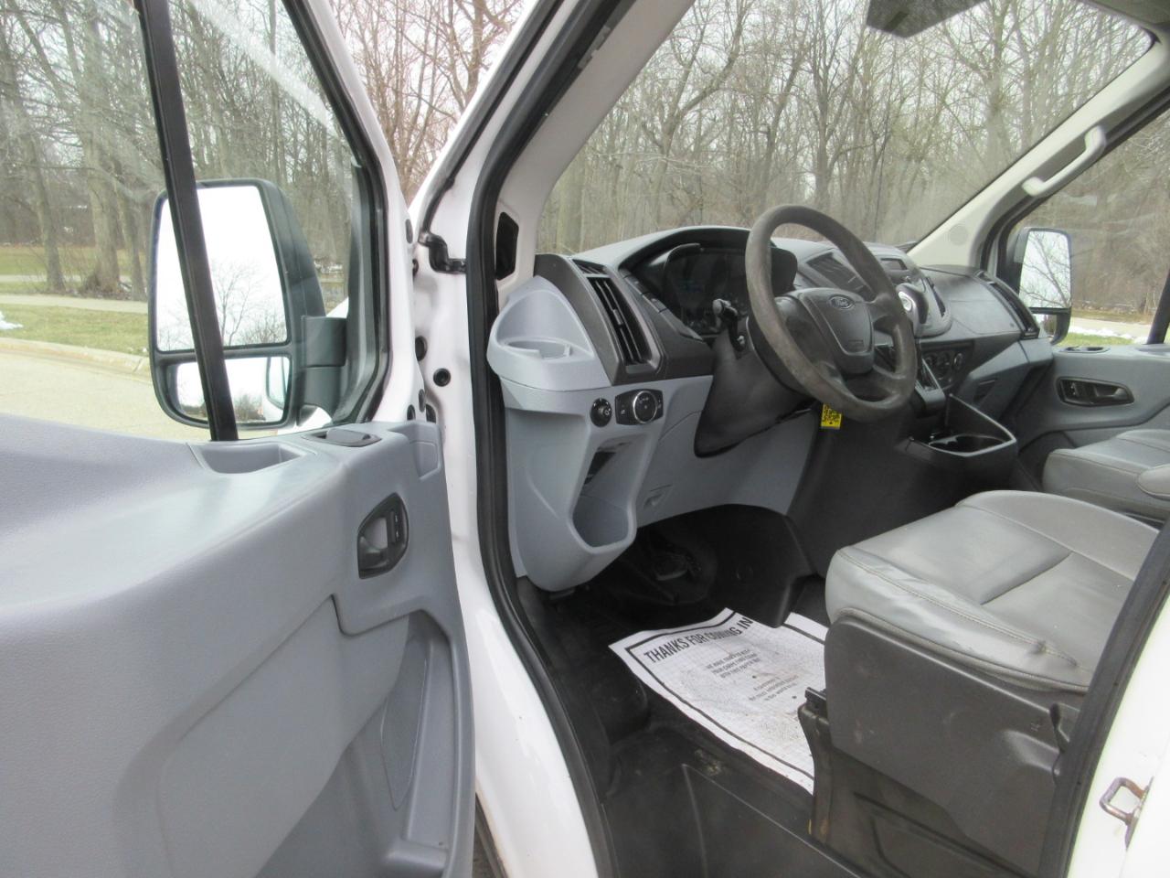 Ford Transit 150 Van Med. Roof w/Sliding Pass. 148-in. WB 2015