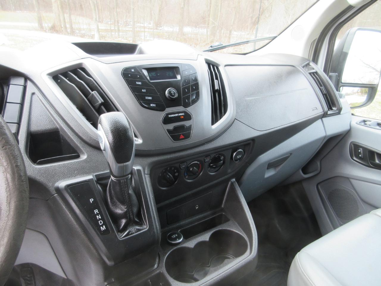 Ford Transit 150 Van Med. Roof w/Sliding Pass. 148-in. WB 2015