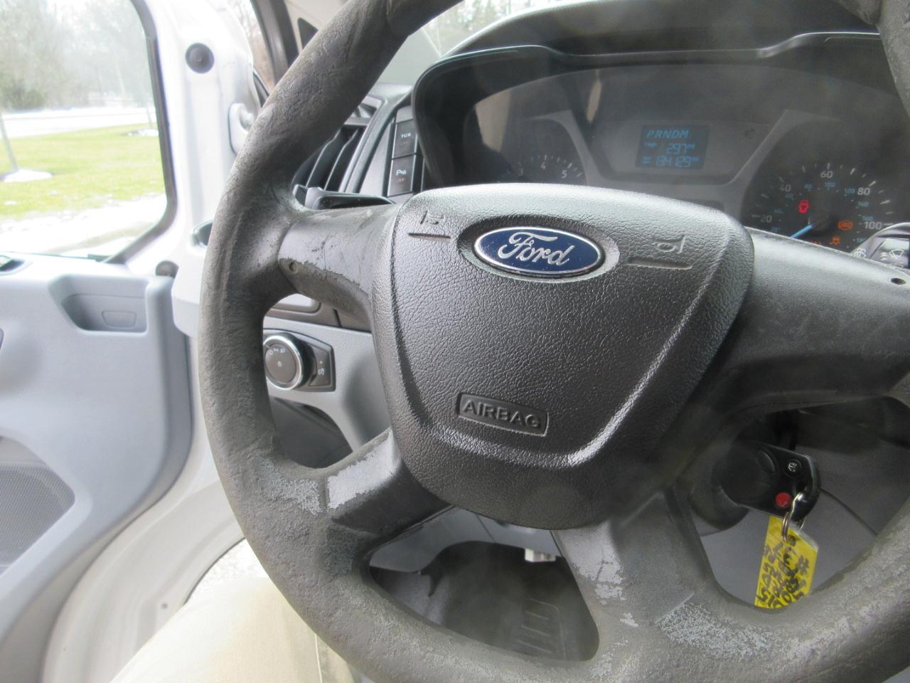 Ford Transit 150 Van Med. Roof w/Sliding Pass. 148-in. WB 2015