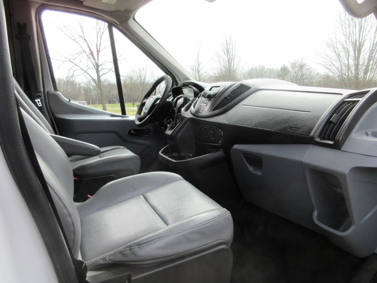 Ford Transit 150 Van Med. Roof w/Sliding Pass. 148-in. WB 2015