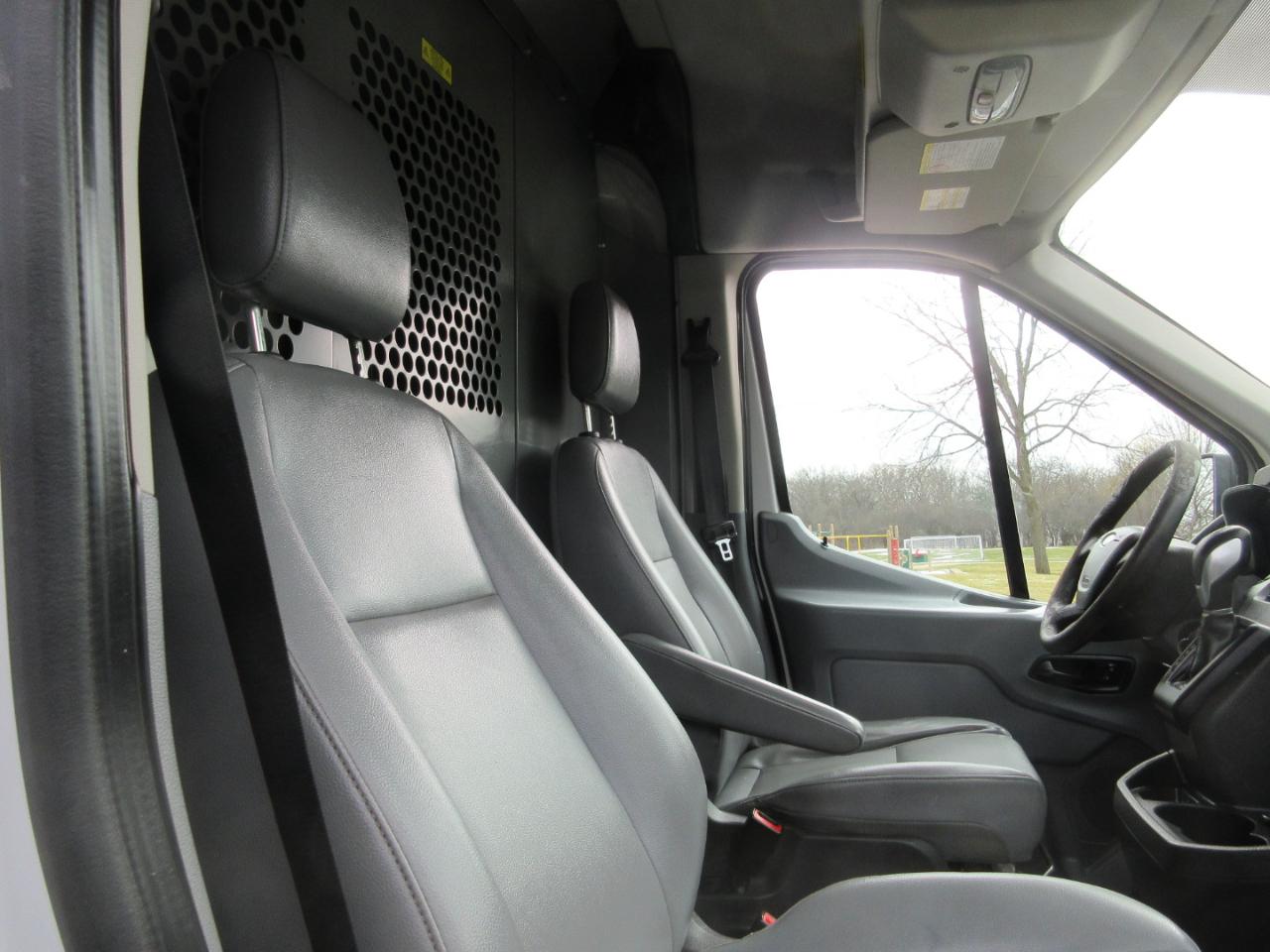 Ford Transit 150 Van Med. Roof w/Sliding Pass. 148-in. WB 2015