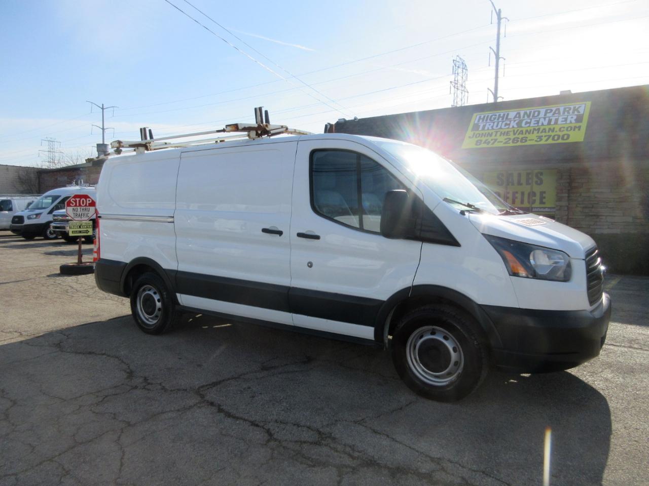 2017 Ford Transit 150 Van Low Roof w/Sliding Pass. 130-in. WB