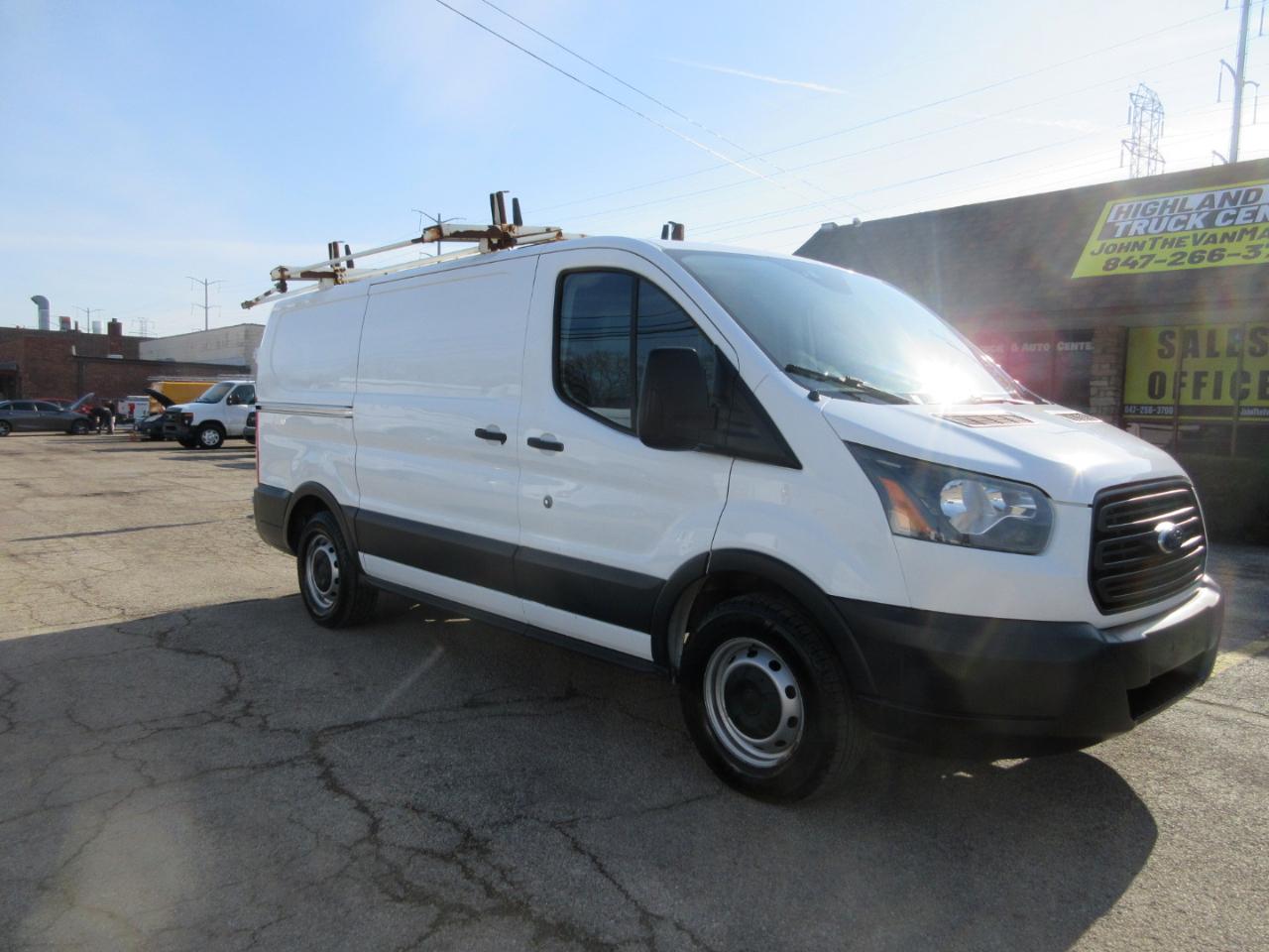 Ford Transit 150 Van Low Roof w/Sliding Pass. 130-in. WB 2017