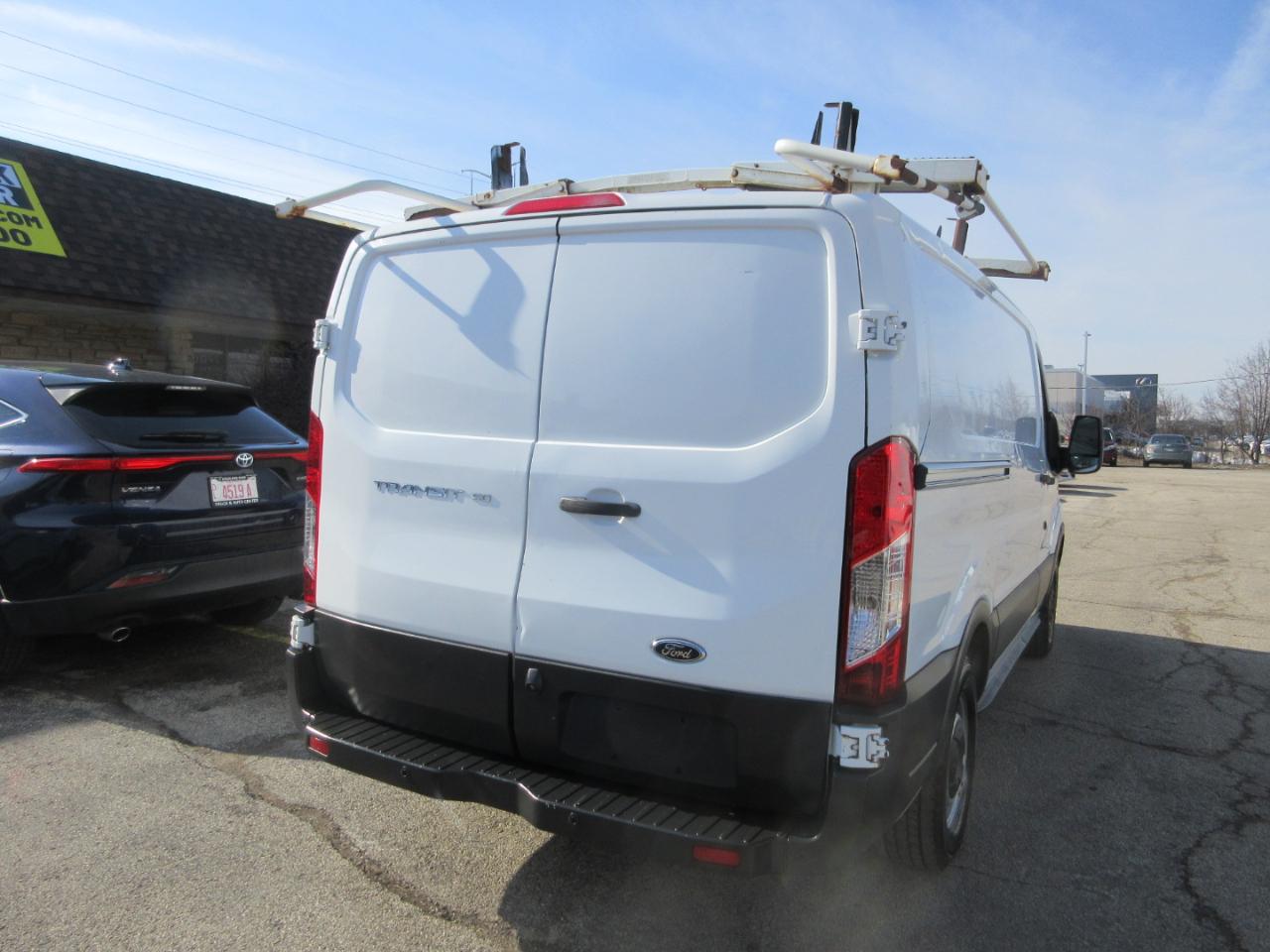 Ford Transit 150 Van Low Roof w/Sliding Pass. 130-in. WB 2017