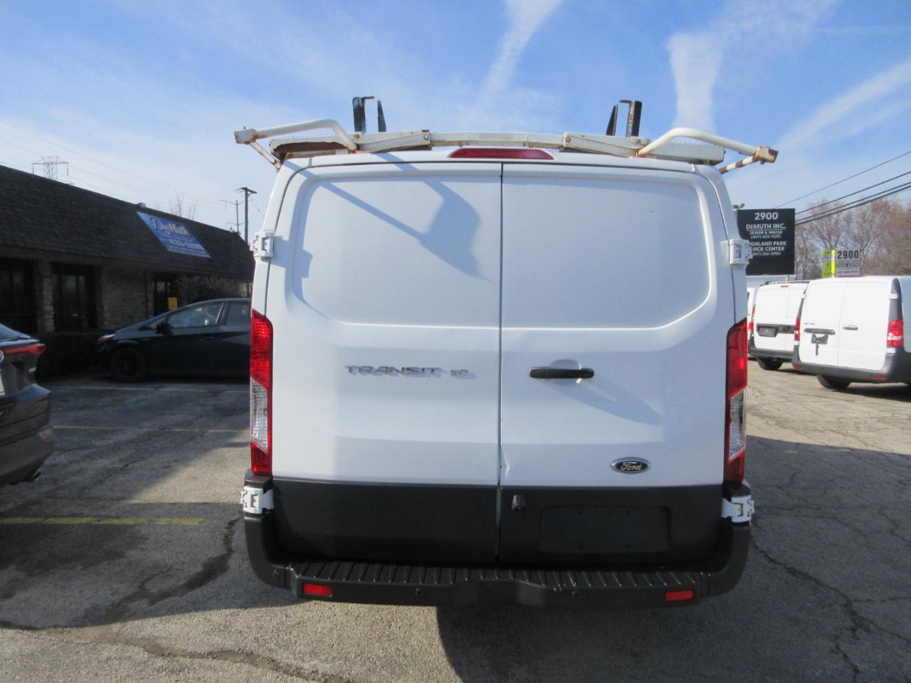 Ford Transit 150 Van Low Roof w/Sliding Pass. 130-in. WB 2017