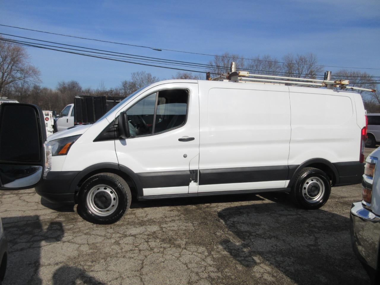 Ford Transit 150 Van Low Roof w/Sliding Pass. 130-in. WB 2017