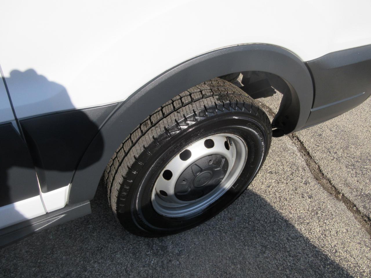 Ford Transit 150 Van Low Roof w/Sliding Pass. 130-in. WB 2017