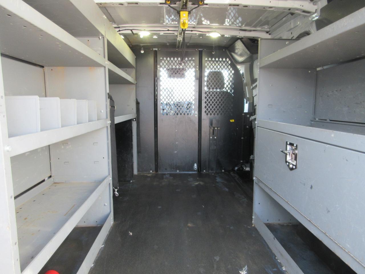 Ford Transit 150 Van Low Roof w/Sliding Pass. 130-in. WB 2017