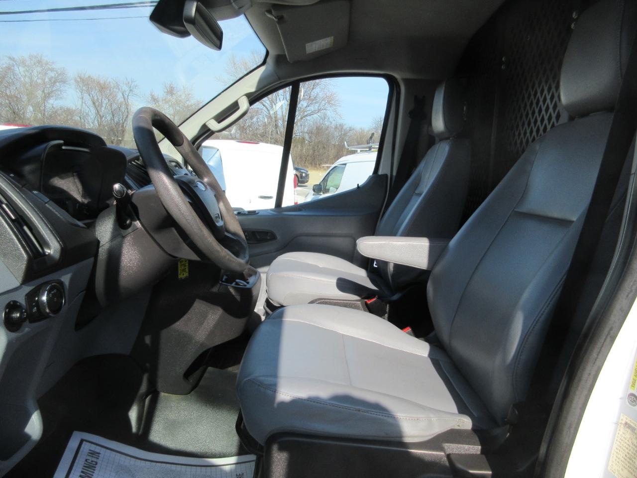 Ford Transit 150 Van Low Roof w/Sliding Pass. 130-in. WB 2017