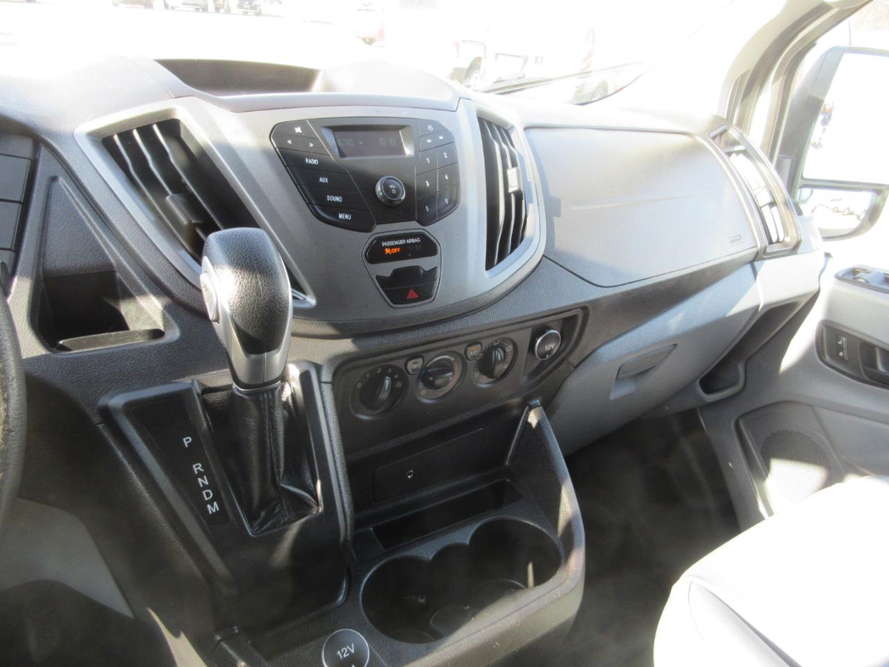 Ford Transit 150 Van Low Roof w/Sliding Pass. 130-in. WB 2017