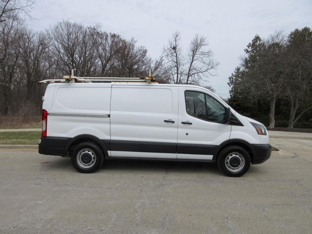 Ford Transit T-150 130" Low Rf 8600 GVWR Sliding RH Dr 2017