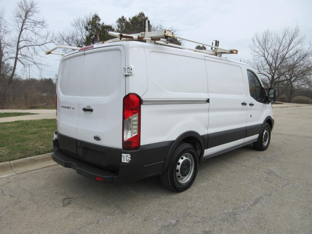 Ford Transit T-150 130" Low Rf 8600 GVWR Sliding RH Dr 2017