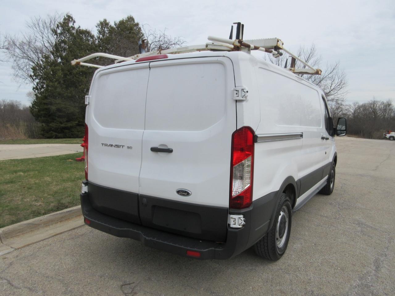 Ford Transit T-150 130" Low Rf 8600 GVWR Sliding RH Dr 2017