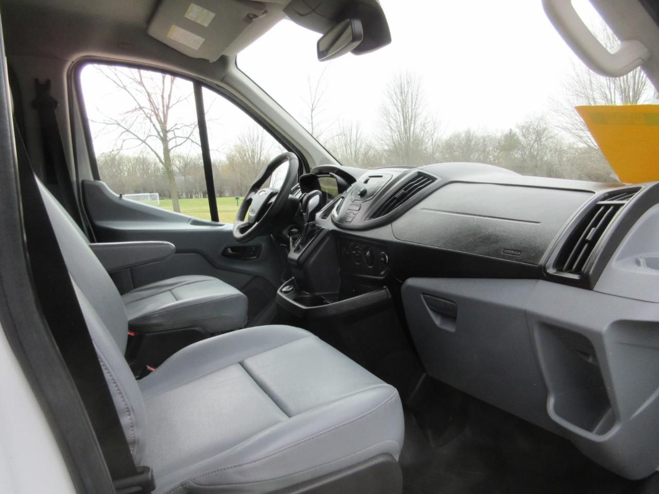 Ford Transit T-150 130" Low Rf 8600 GVWR Sliding RH Dr 2017