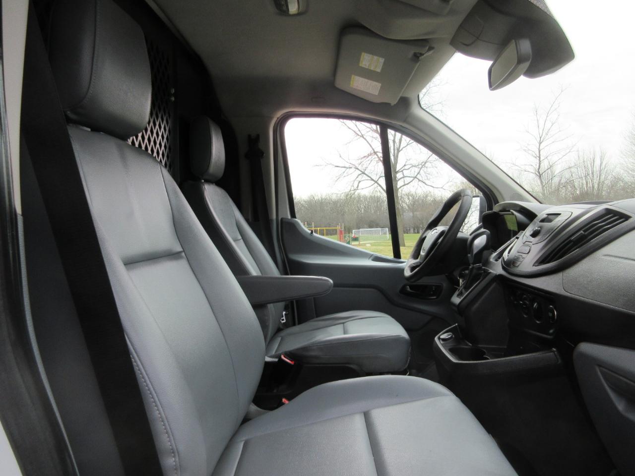 Ford Transit T-150 130" Low Rf 8600 GVWR Sliding RH Dr 2017