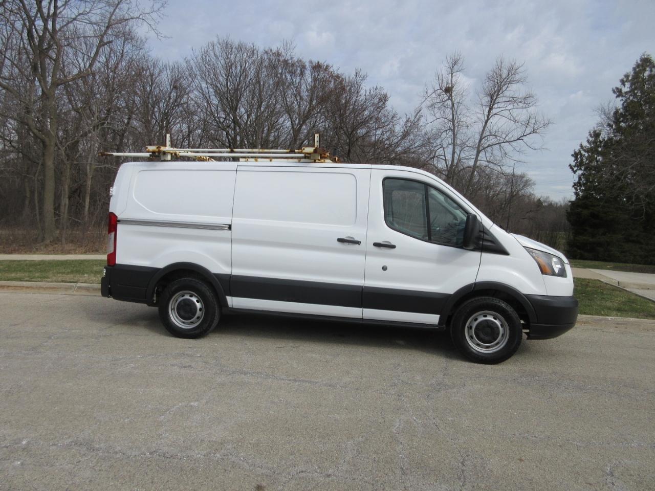 Ford Transit 150 Van Low Roof w/Sliding Pass. 130-in. WB 2017