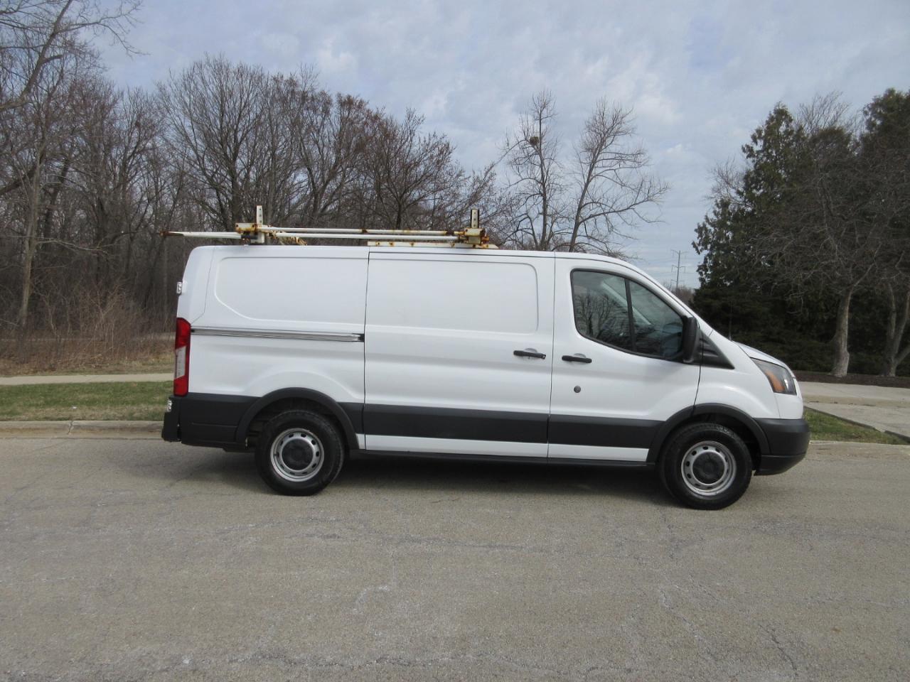 Ford Transit 150 Van Low Roof w/Sliding Pass. 130-in. WB 2017