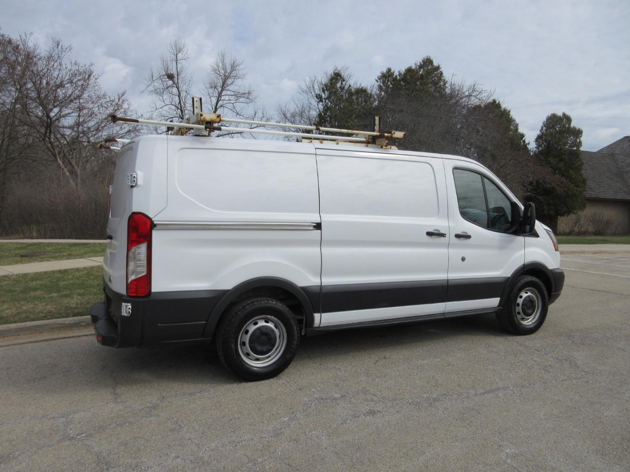 Ford Transit 150 Van Low Roof w/Sliding Pass. 130-in. WB 2017