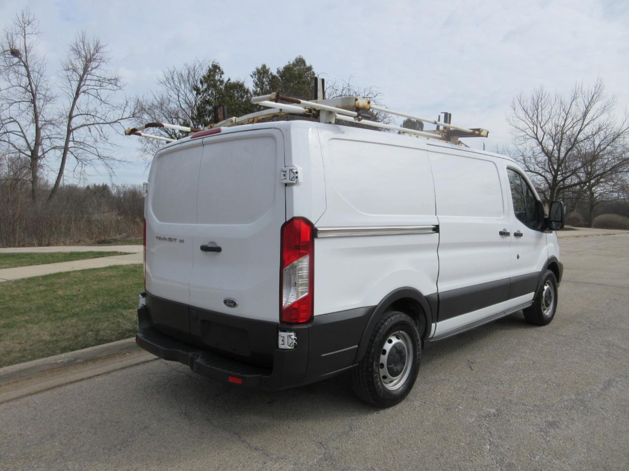 Ford Transit 150 Van Low Roof w/Sliding Pass. 130-in. WB 2017