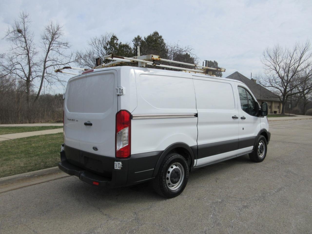 Ford Transit 150 Van Low Roof w/Sliding Pass. 130-in. WB 2017